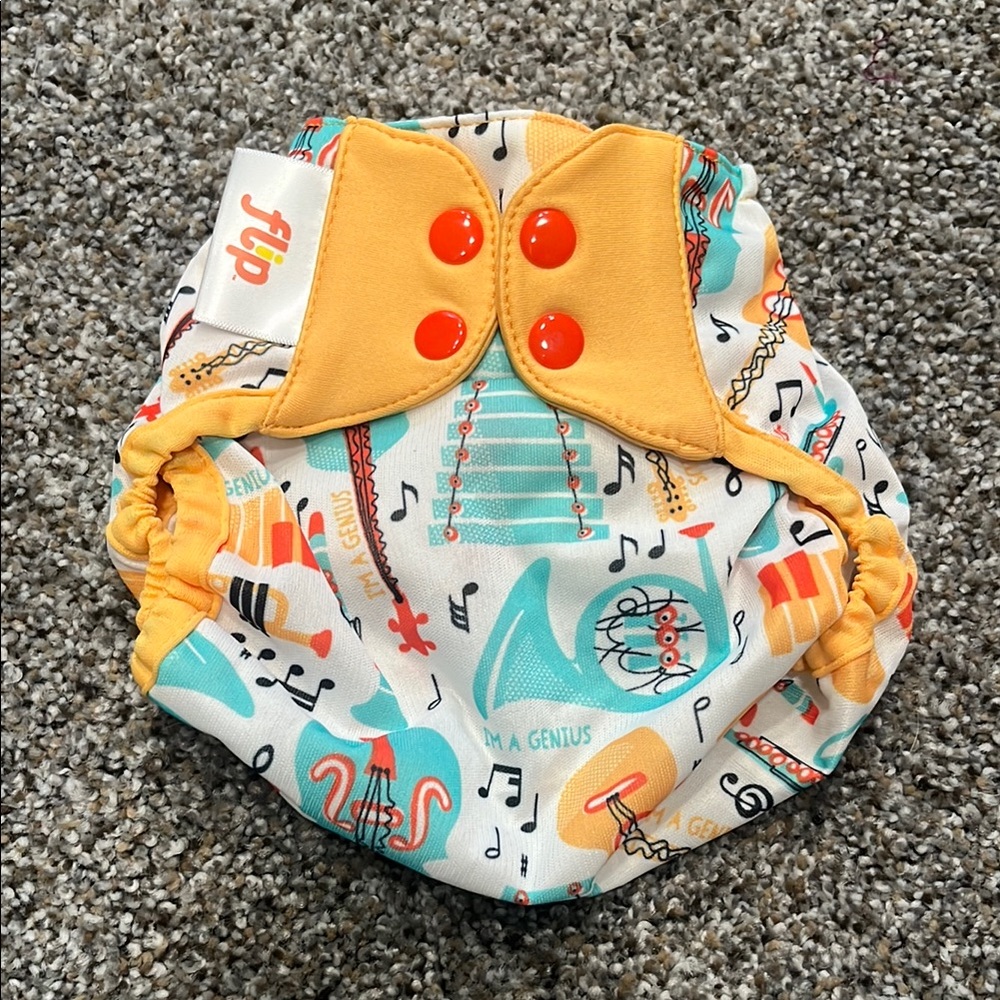 Limited Edition NWOT Flip Louis By Bum Genius